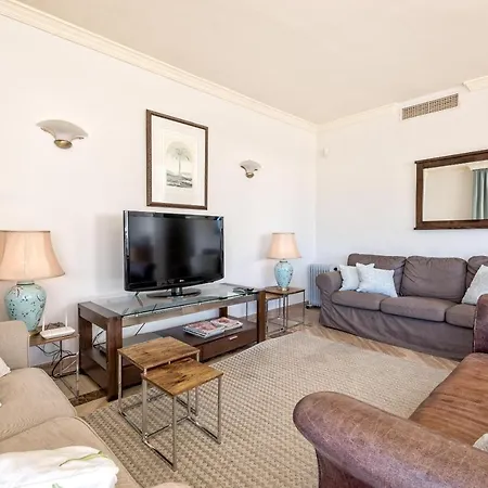 Beachfront Penthouse Elviria Playa ماربيا