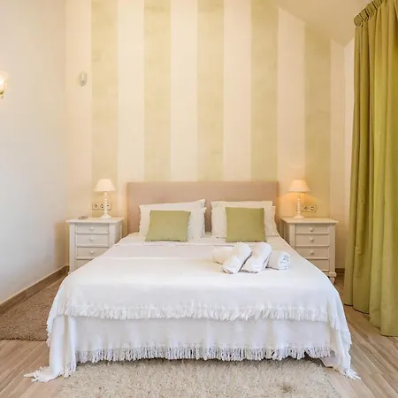 Beachfront Penthouse Elviria Playa * ماربيا