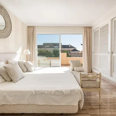 شقة Beachfront Penthouse Elviria Playa