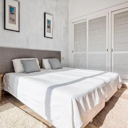 شقة Beachfront Penthouse Elviria Playa