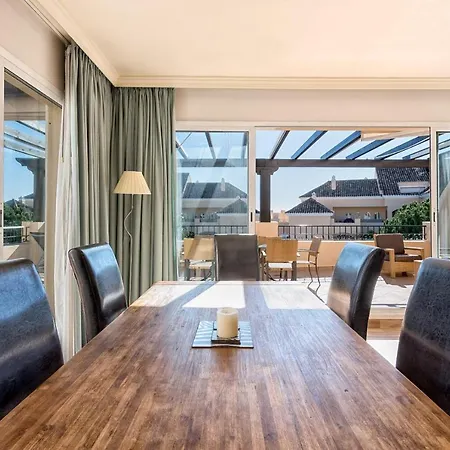 Beachfront Penthouse Elviria Playa ماربيا